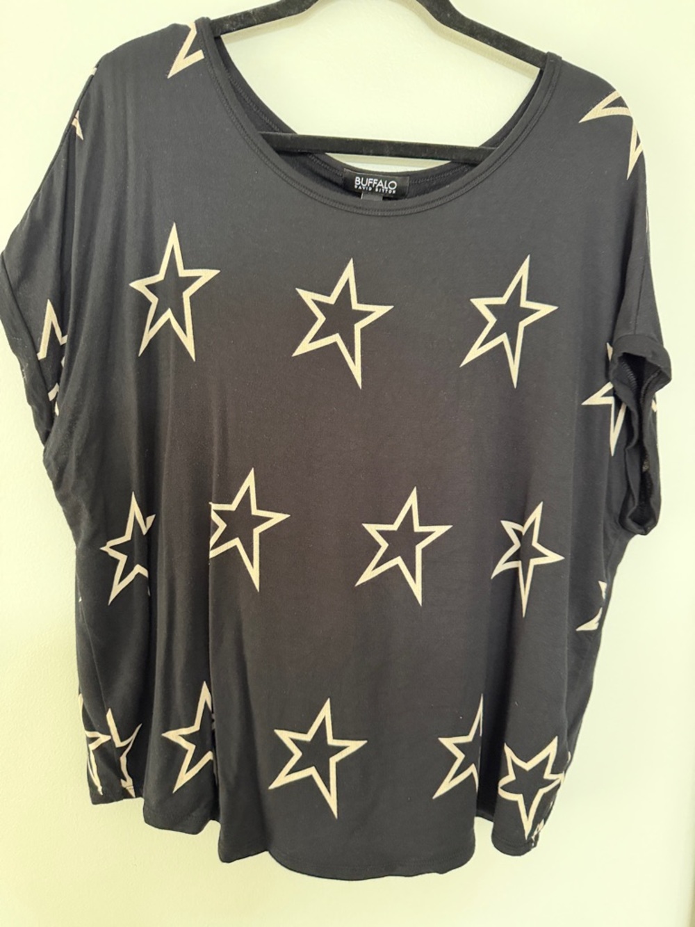 Buffalo David Bitton Black Tee with Cream Star Print - size L